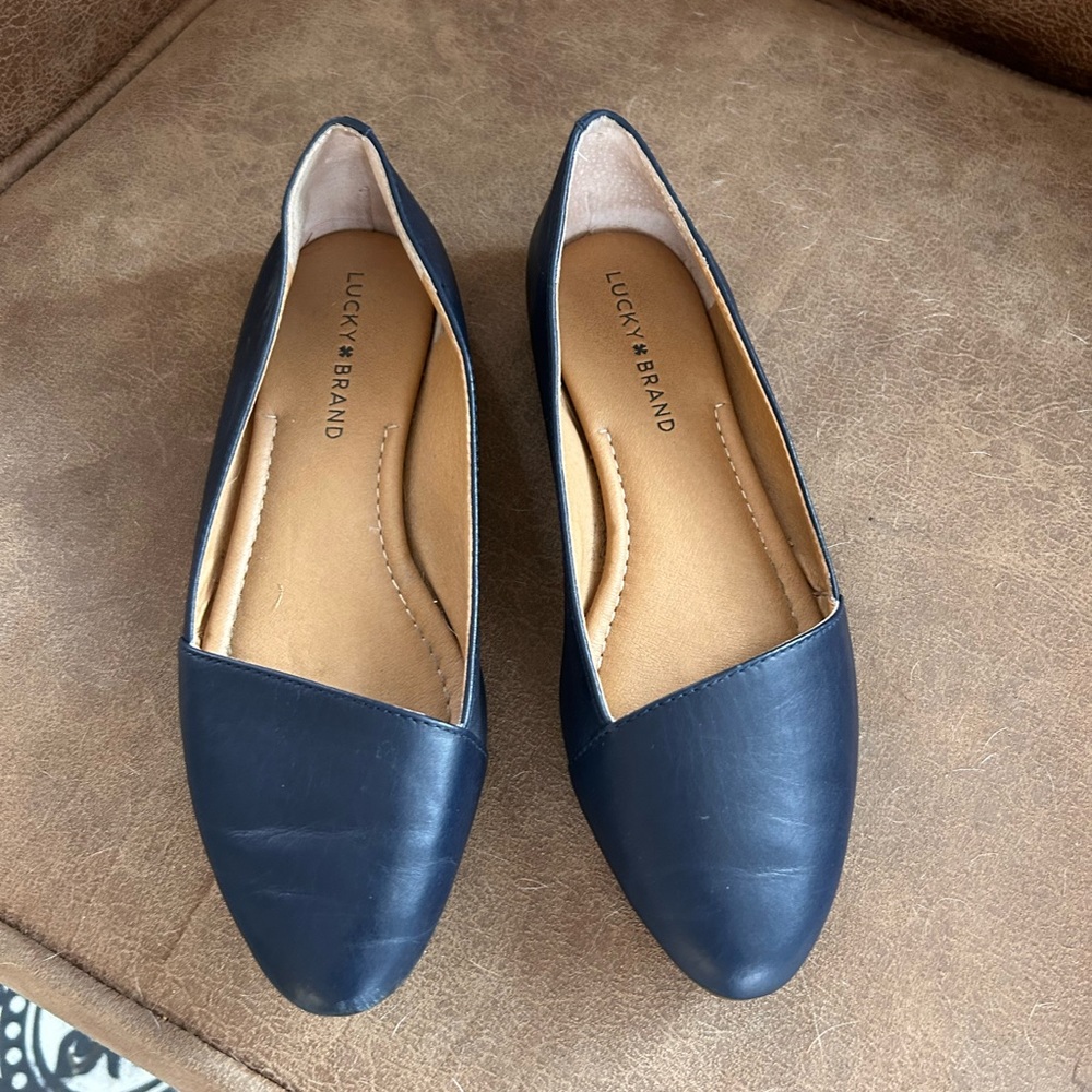 NAVY Lucky Brand Leather Flats 6.5